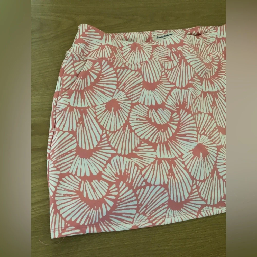 Tommy Bahama golf|Coral white shell skort•••Golf, tennis,pickleball—athletic - Picture 11 of 11